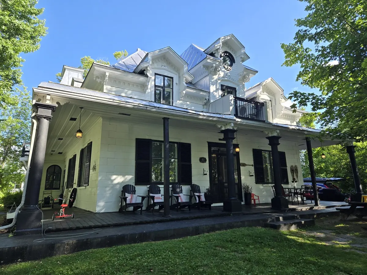 Image of the Ross House in Saint-Anne-de-la-Parade, Quebec